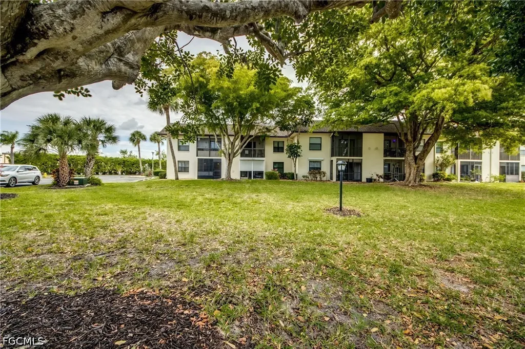 9261 Central Park Drive Fort Myers FL 33919