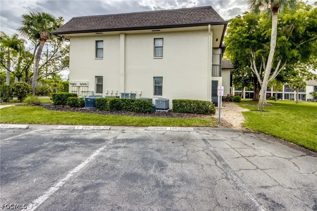 9261 Central Park Drive Fort Myers FL 33919
