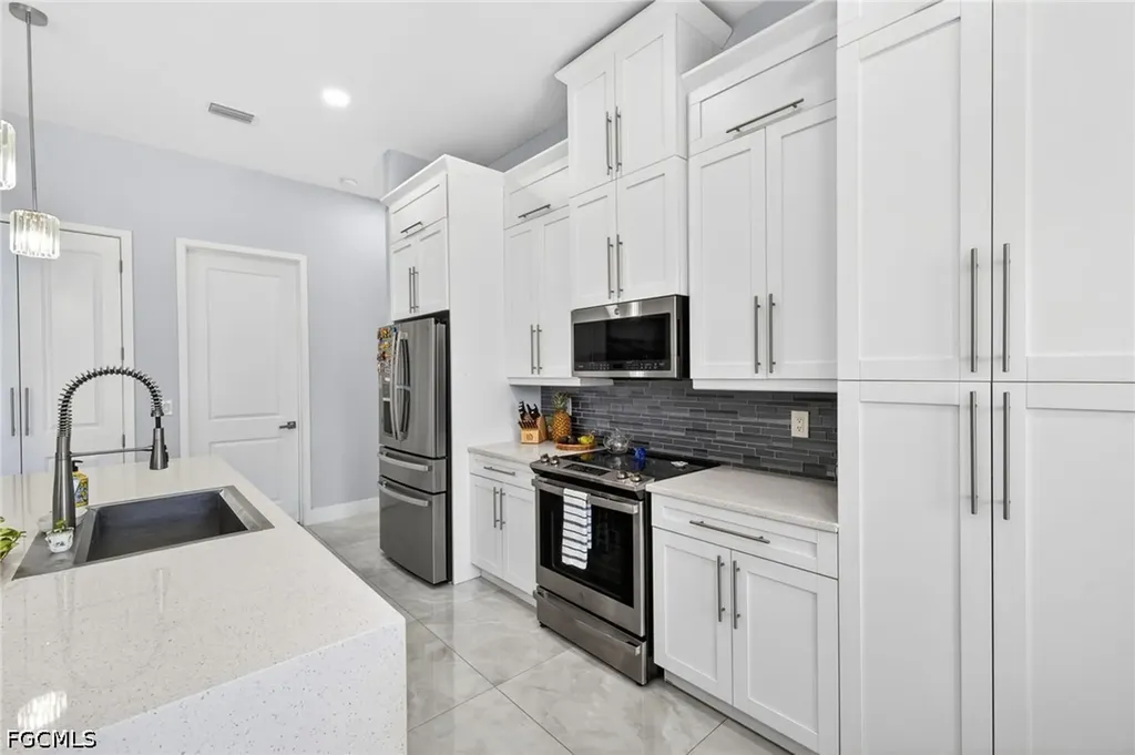 10 NW 35th Avenue Cape Coral FL 33993