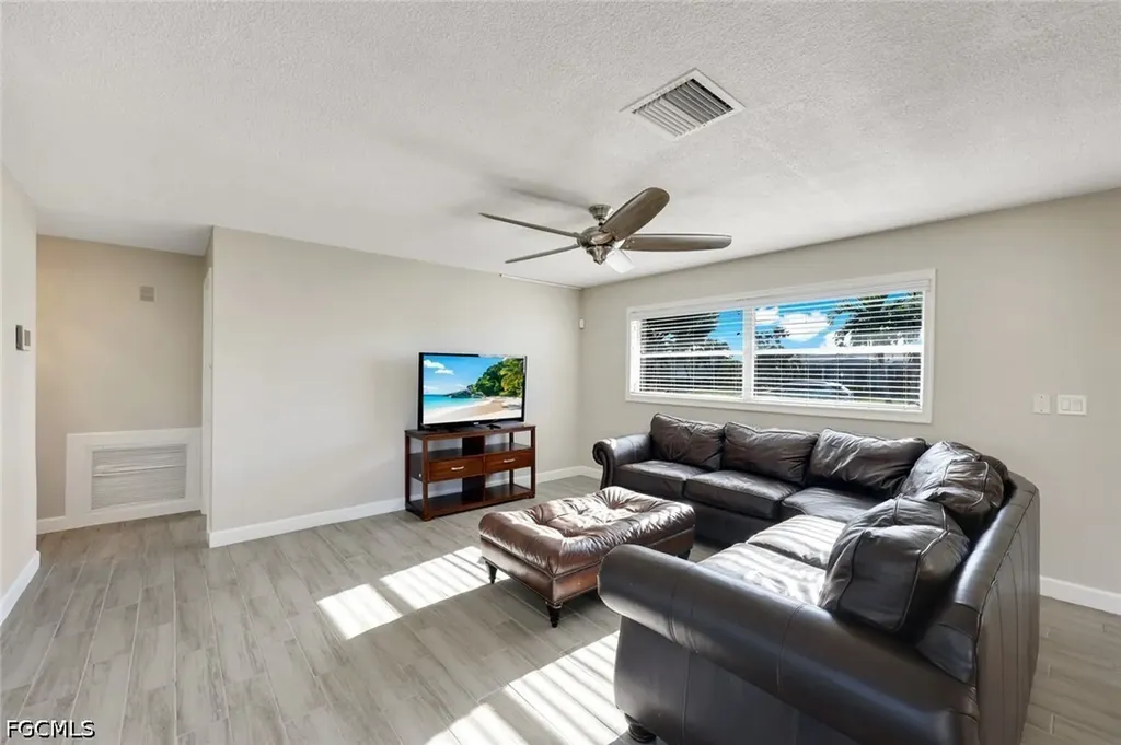 4903 Edith Esplanade Cape Coral FL 33904