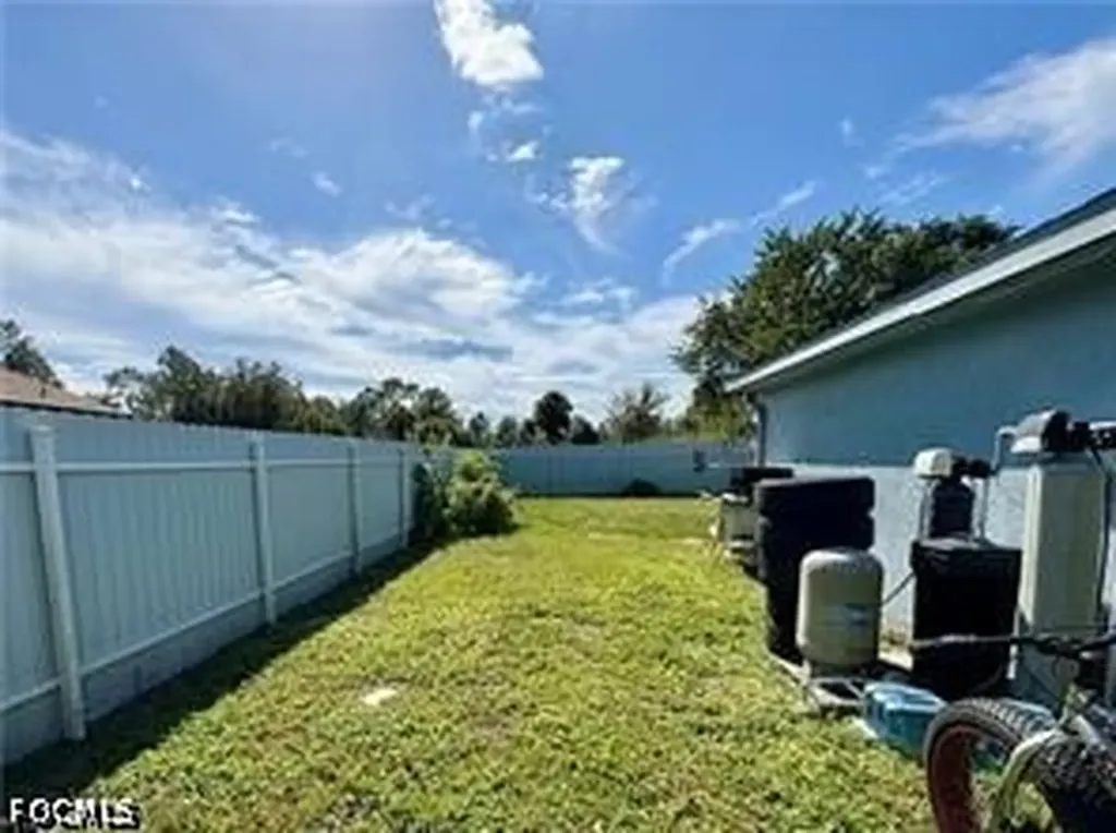 1522 E 12th Street Lehigh Acres FL 33972