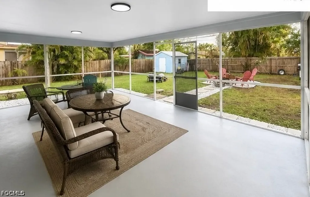 2079 E Tobago Circle Fort Myers FL 33905