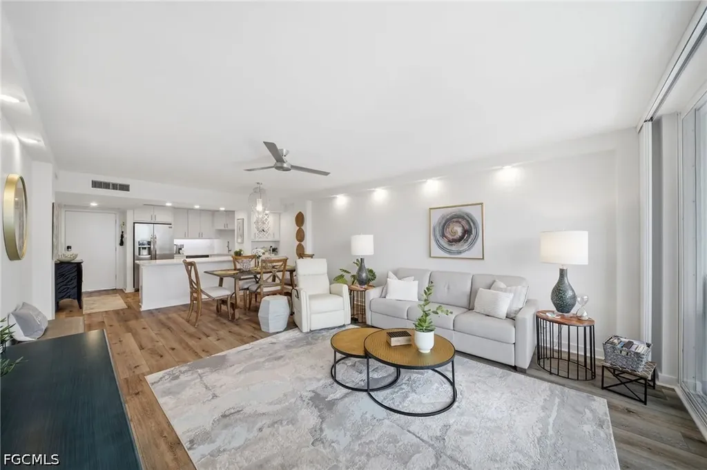 5 Bluebill Avenue Naples FL 34108