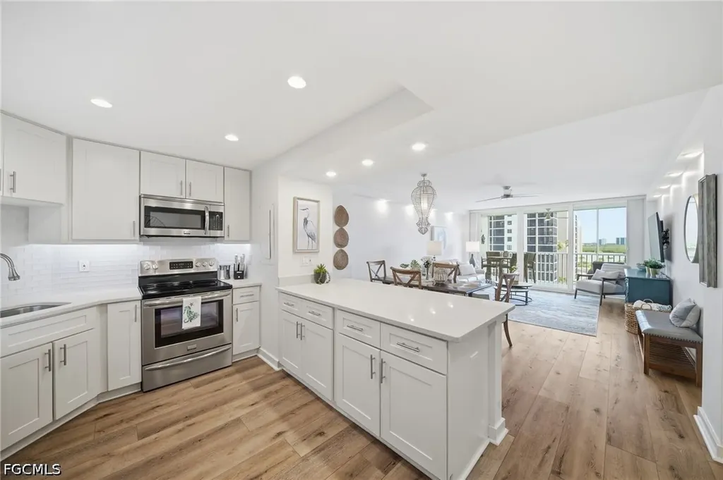 5 Bluebill Avenue Naples FL 34108