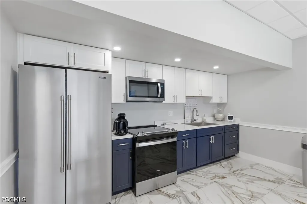 5 Bluebill Avenue Naples FL 34108