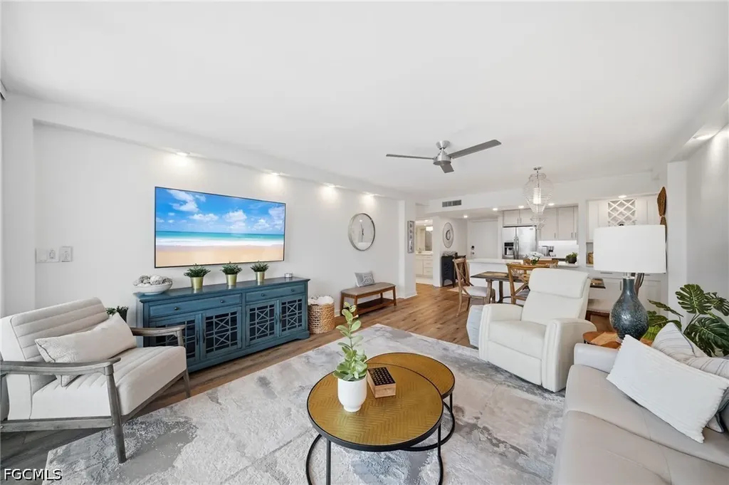 5 Bluebill Avenue Naples FL 34108