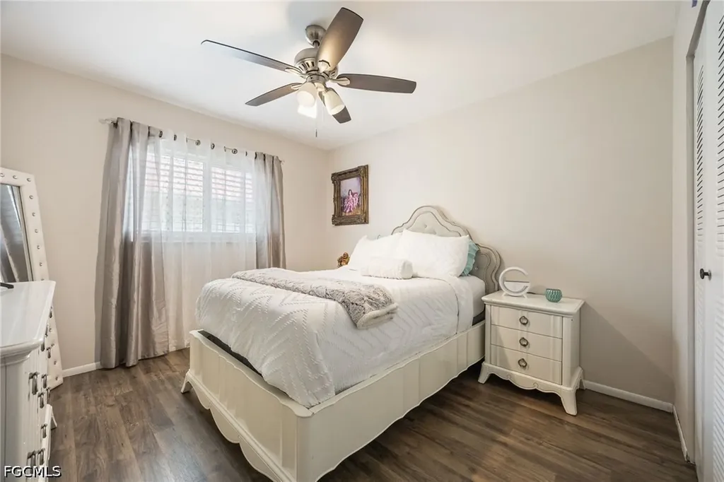 425 SW 43rd Lane Cape Coral FL 33914