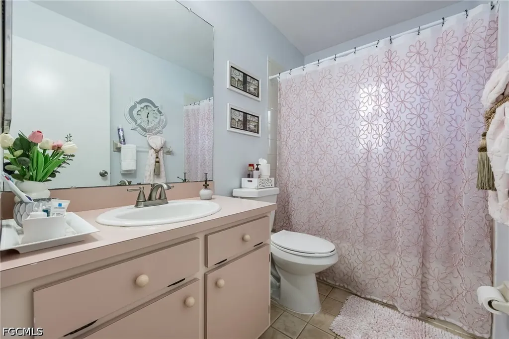 425 SW 43rd Lane Cape Coral FL 33914