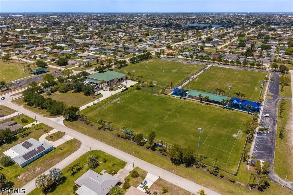 425 SW 43rd Lane Cape Coral FL 33914