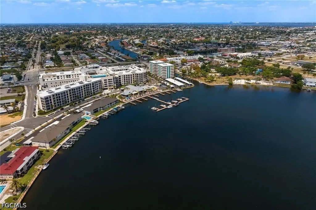 425 SW 43rd Lane Cape Coral FL 33914