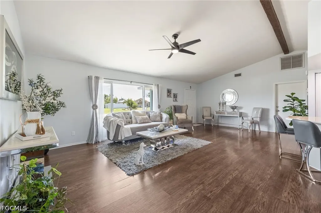 425 SW 43rd Lane Cape Coral FL 33914