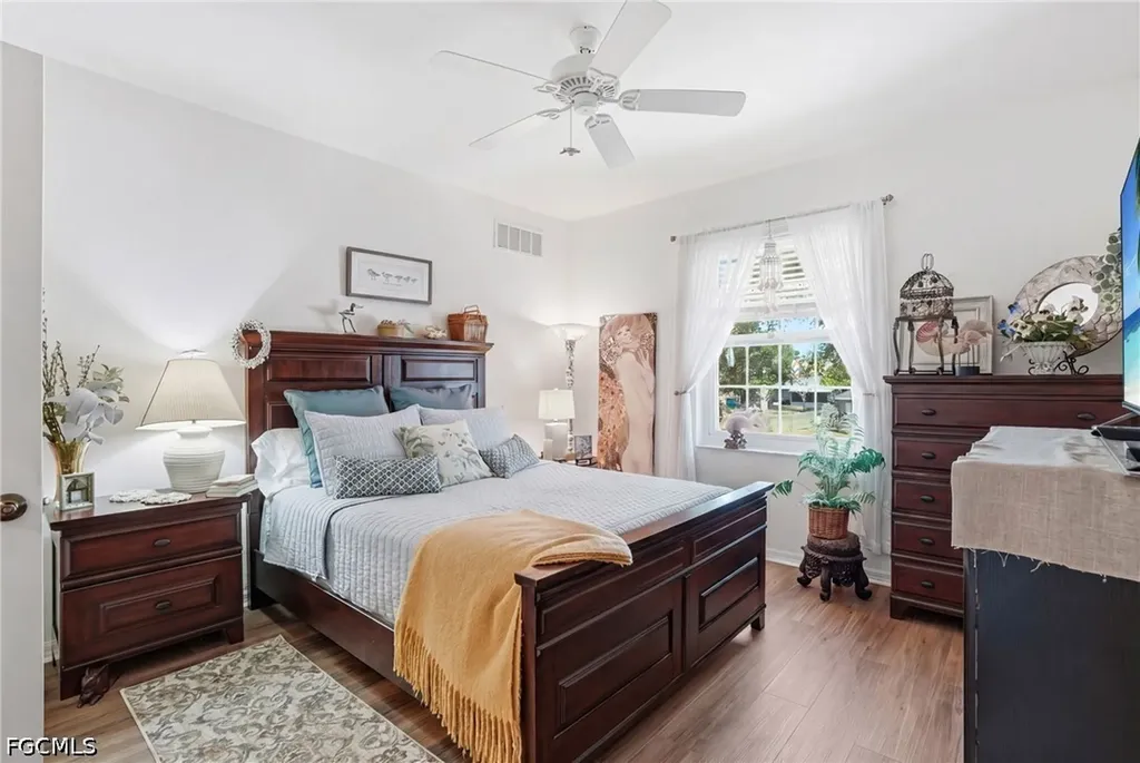 1794 Concordia Lake Circle Cape Coral FL 33909