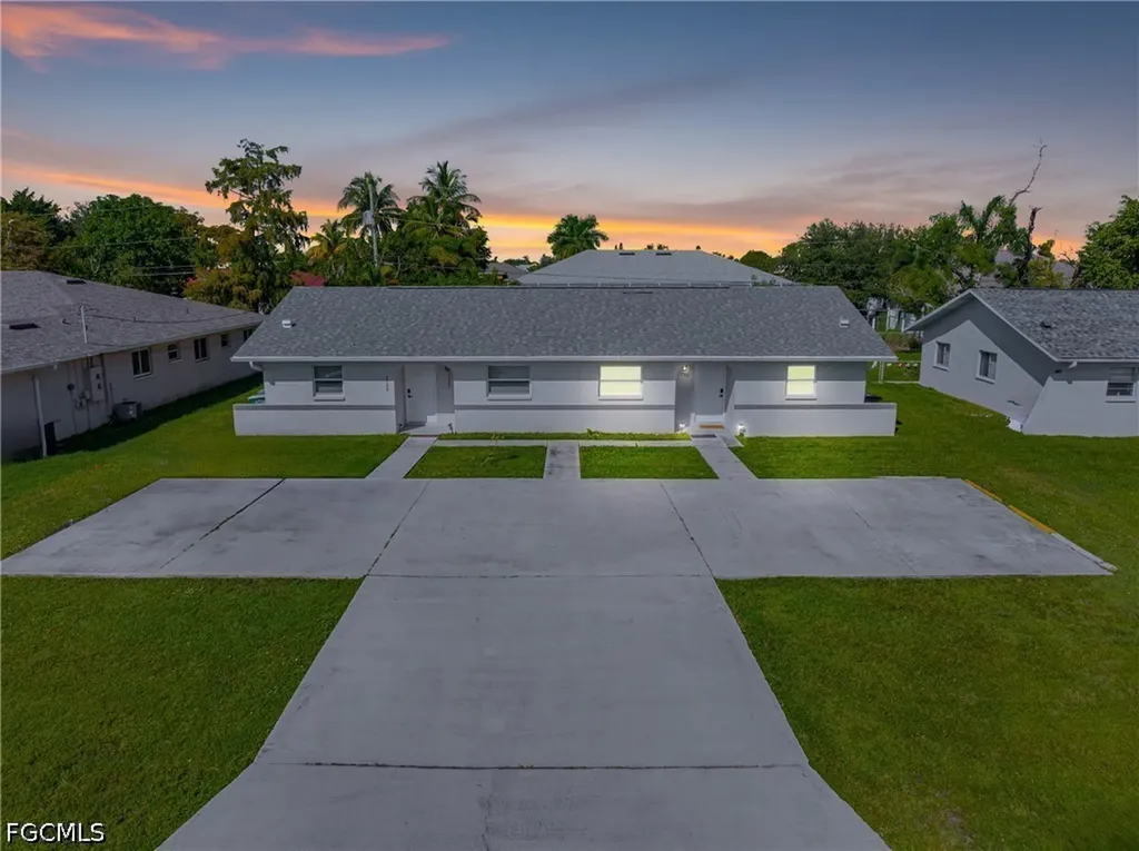 1722 SW Santa Barbara Place Cape Coral FL 33991