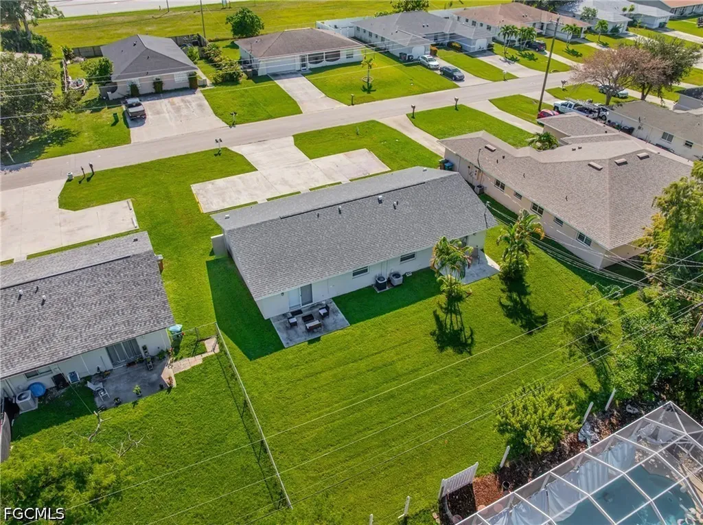 1722 SW Santa Barbara Place Cape Coral FL 33991