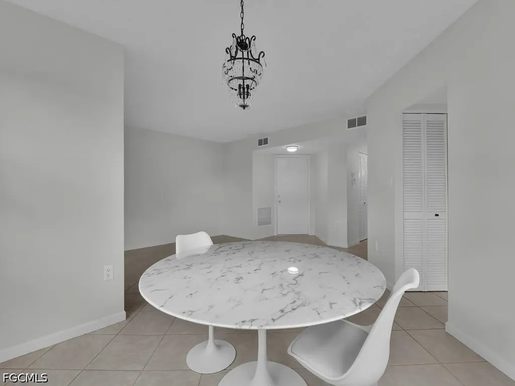 1512 Mainsail Drive Naples FL 34114