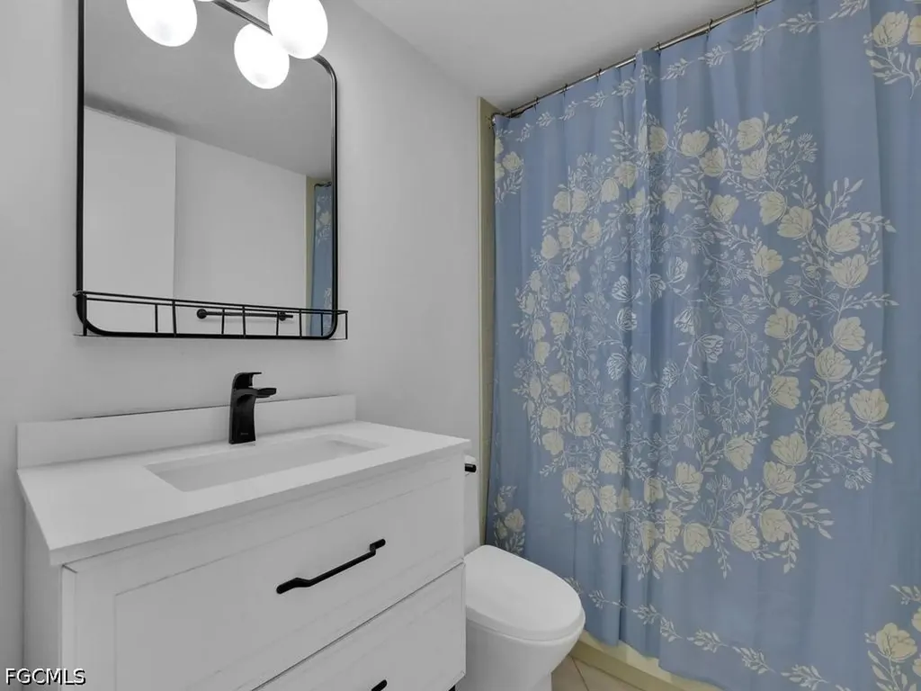 1512 Mainsail Drive Naples FL 34114