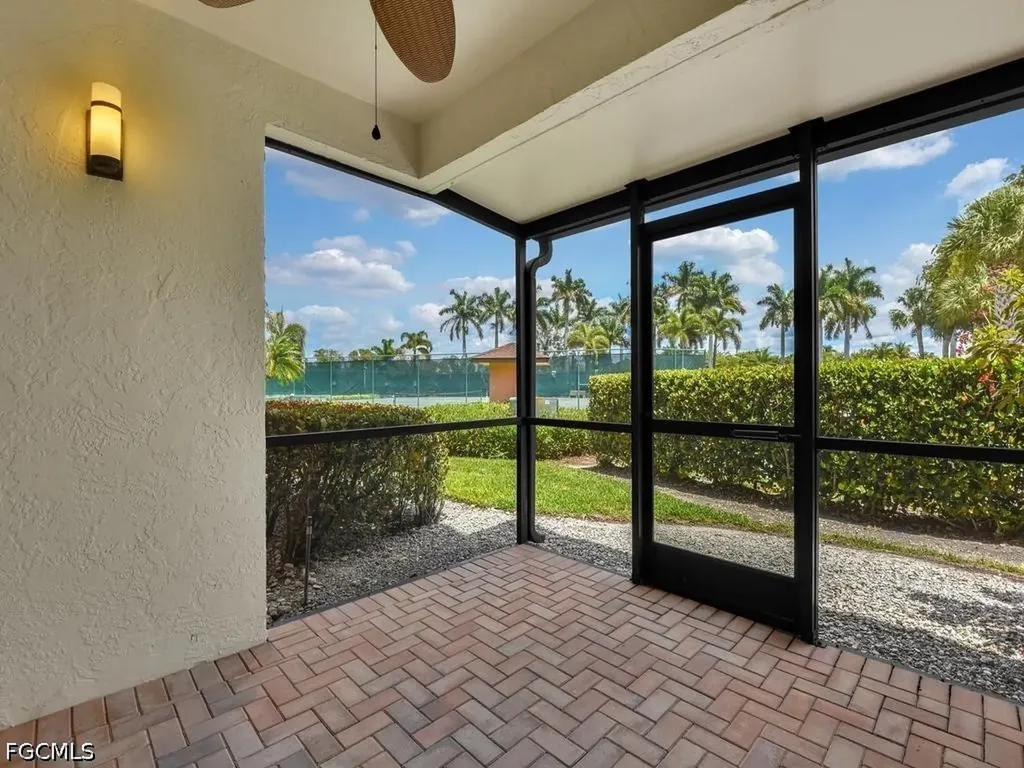 1512 Mainsail Drive Naples FL 34114