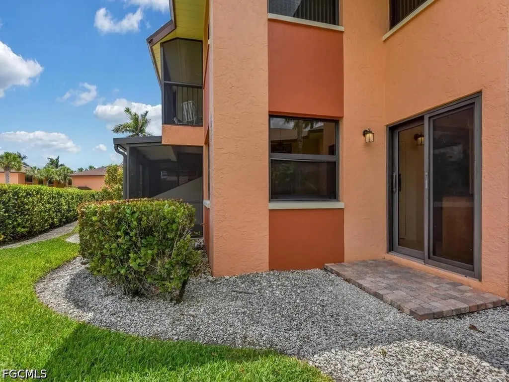 1512 Mainsail Drive Naples FL 34114