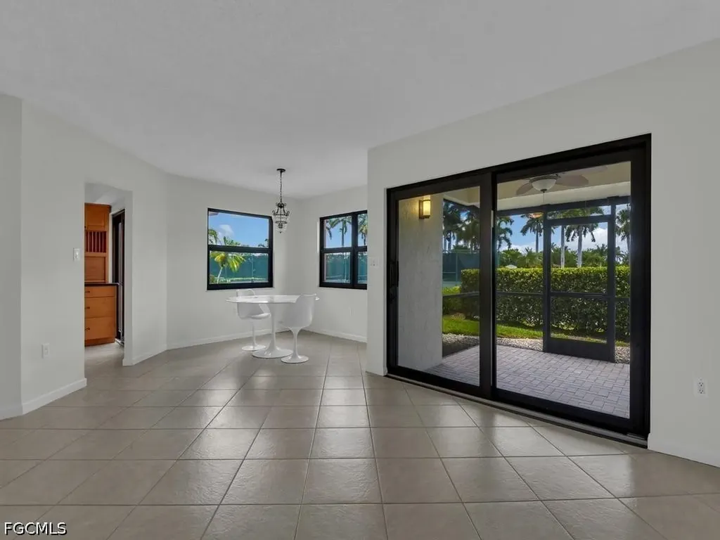 1512 Mainsail Drive Naples FL 34114