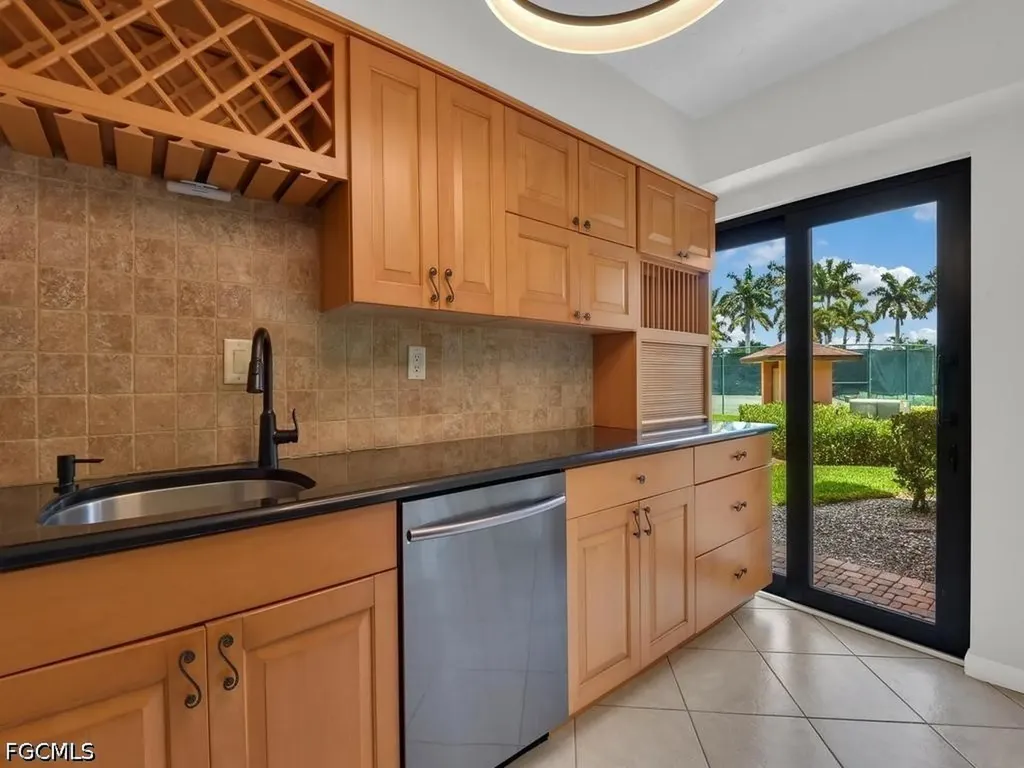 1512 Mainsail Drive Naples FL 34114