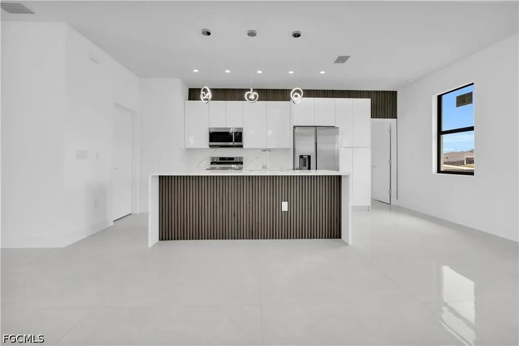 913 Mildred Avenue S Lehigh Acres FL 33974