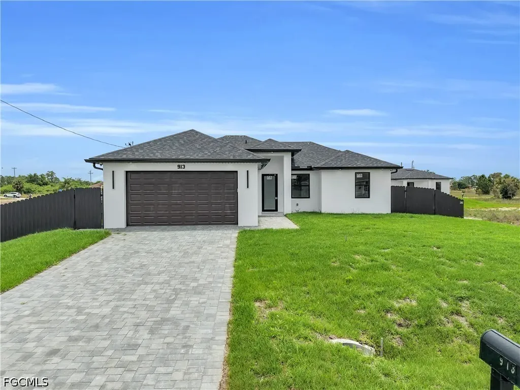 913 Mildred Avenue S Lehigh Acres FL 33974