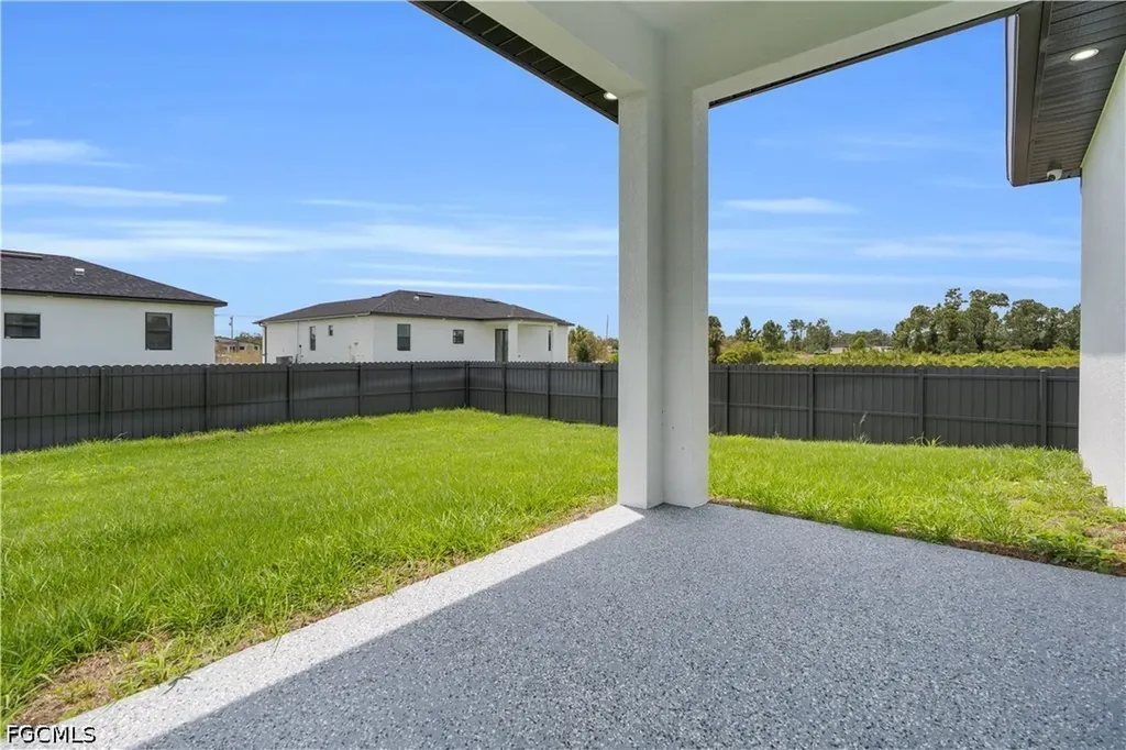 913 Mildred Avenue S Lehigh Acres FL 33974