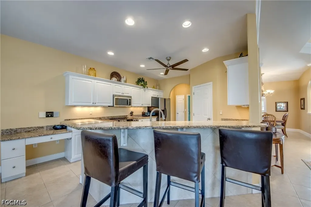 2120 SW 8th Place Cape Coral FL 33991