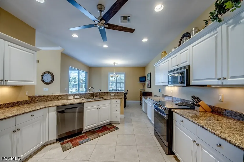 2120 SW 8th Place Cape Coral FL 33991
