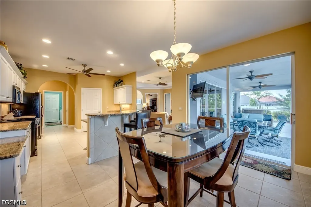 2120 SW 8th Place Cape Coral FL 33991