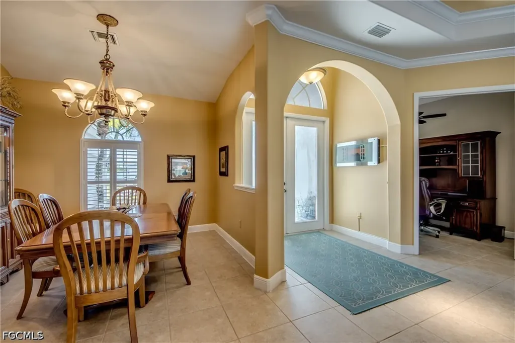 2120 SW 8th Place Cape Coral FL 33991