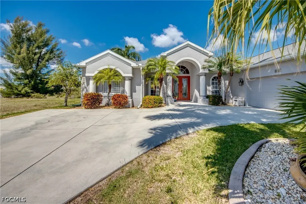 2120 SW 8th Place Cape Coral FL 33991