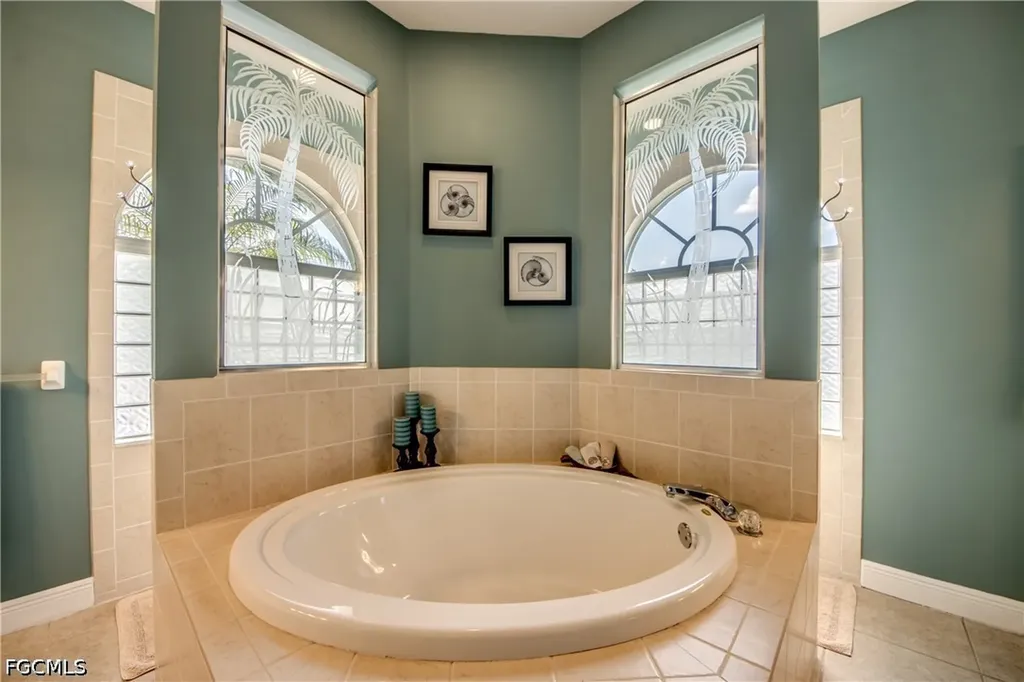 2120 SW 8th Place Cape Coral FL 33991