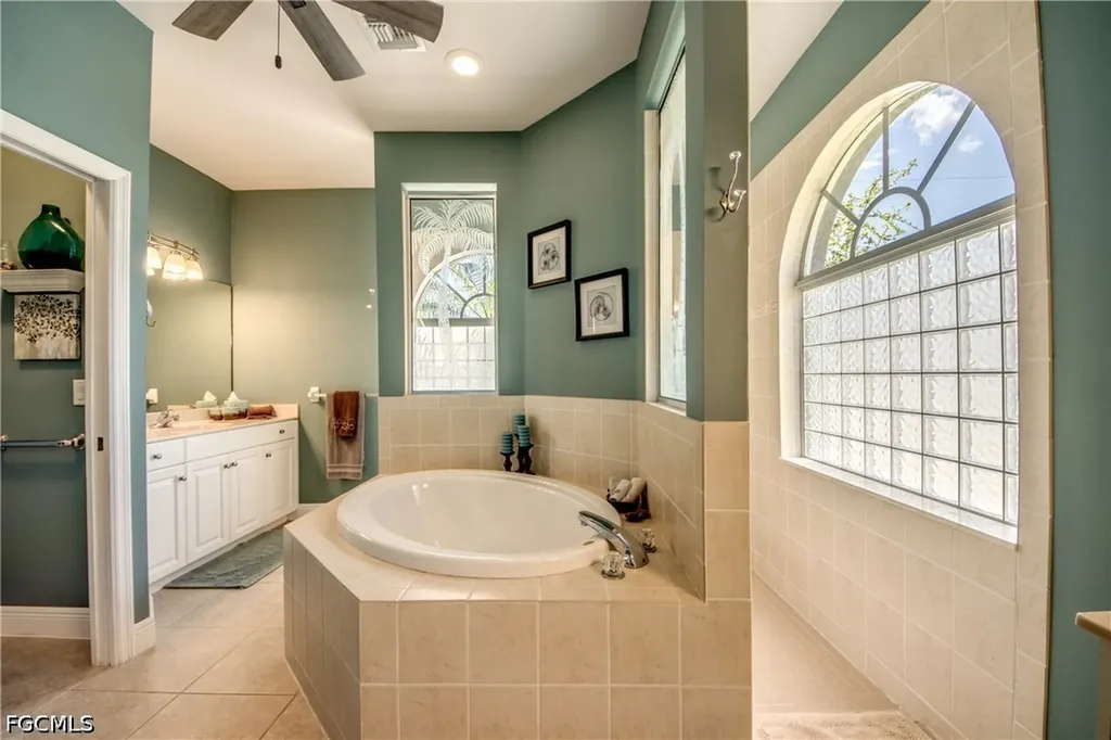 2120 SW 8th Place Cape Coral FL 33991