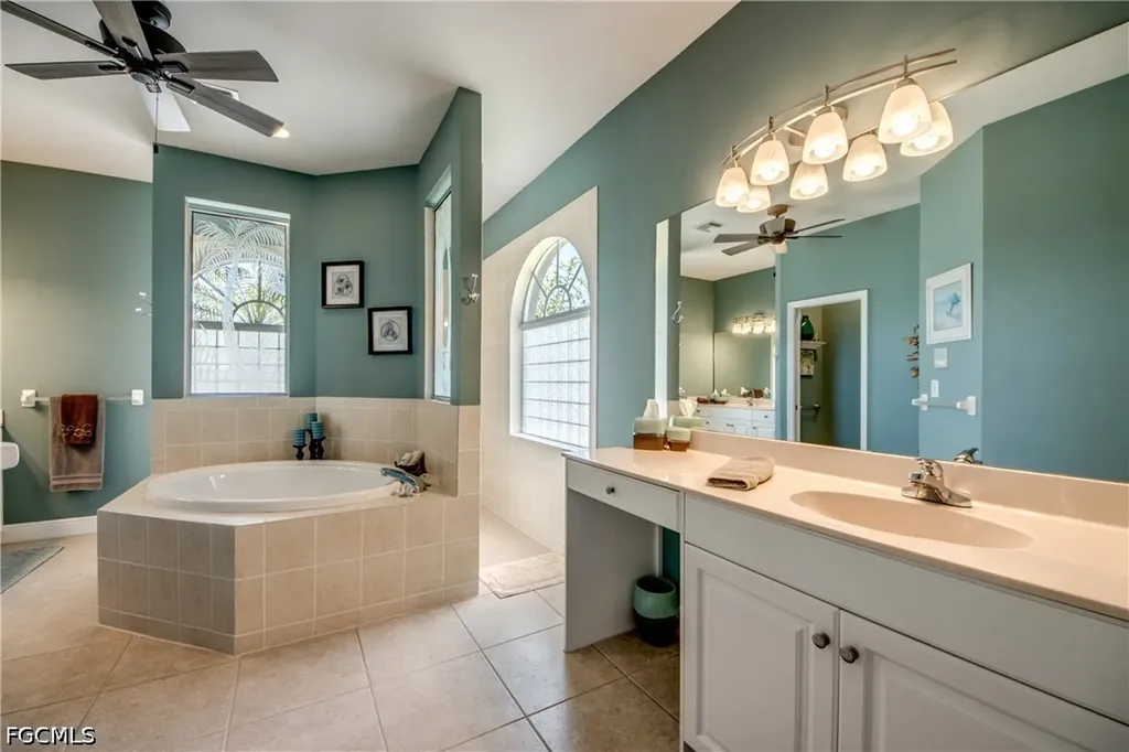 2120 SW 8th Place Cape Coral FL 33991