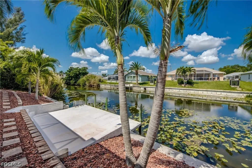 2120 SW 8th Place Cape Coral FL 33991