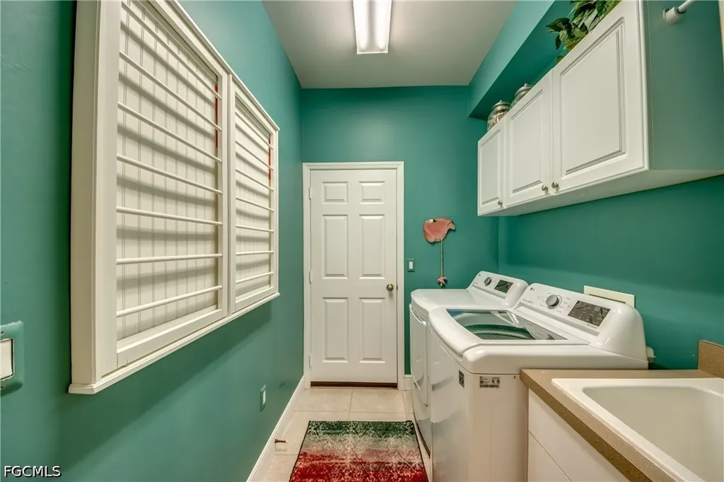 2120 SW 8th Place Cape Coral FL 33991