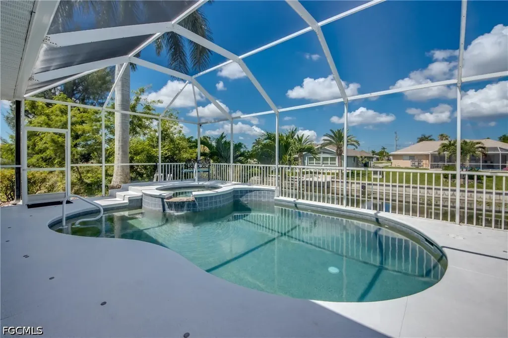 2120 SW 8th Place Cape Coral FL 33991