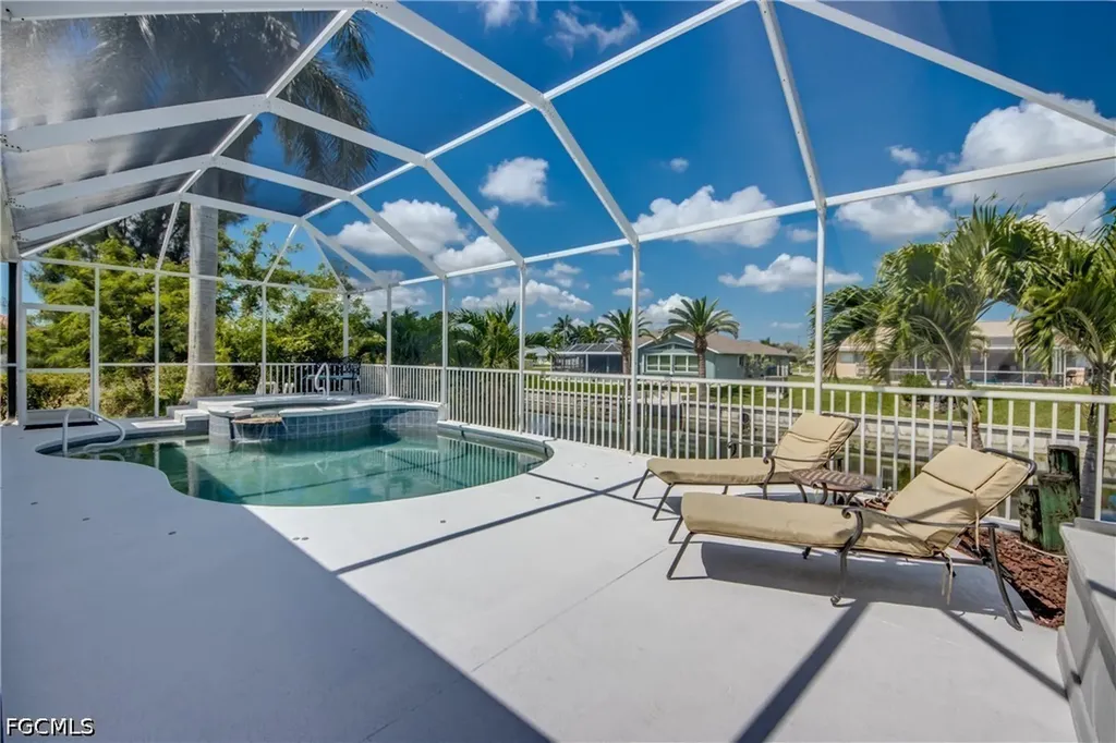 2120 SW 8th Place Cape Coral FL 33991