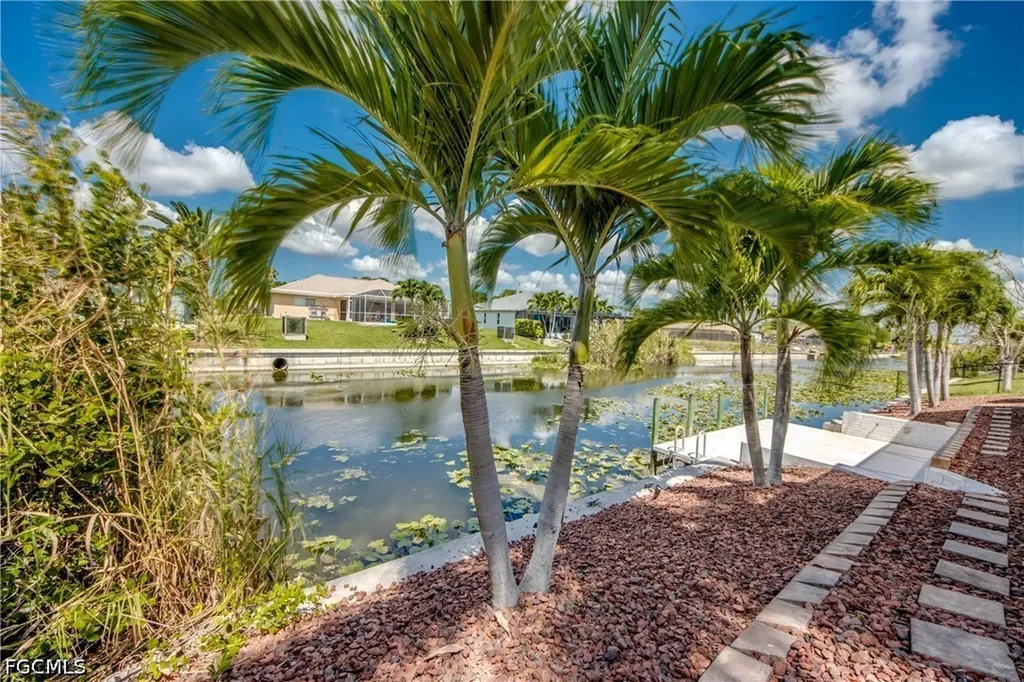 2120 SW 8th Place Cape Coral FL 33991