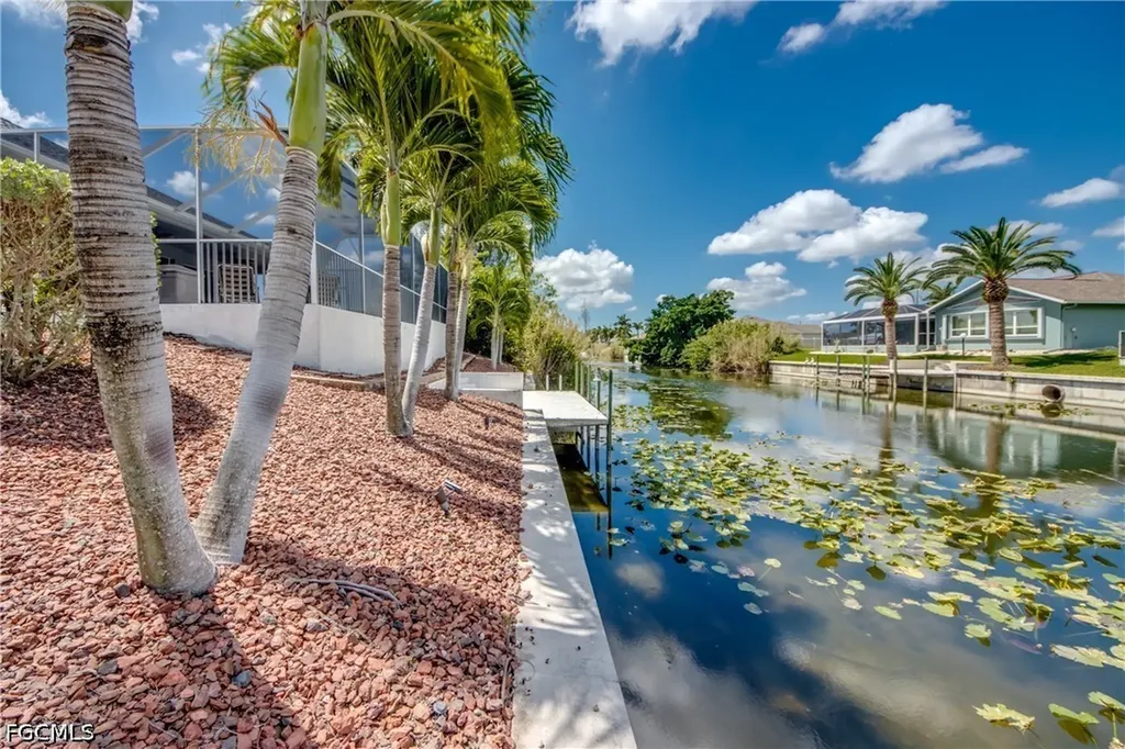 2120 SW 8th Place Cape Coral FL 33991