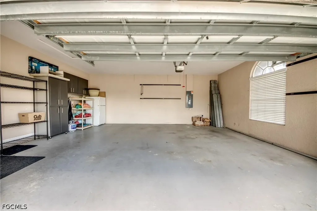 2120 SW 8th Place Cape Coral FL 33991