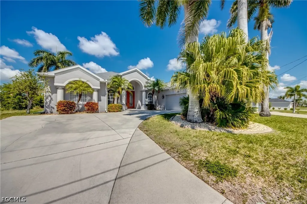 2120 SW 8th Place Cape Coral FL 33991