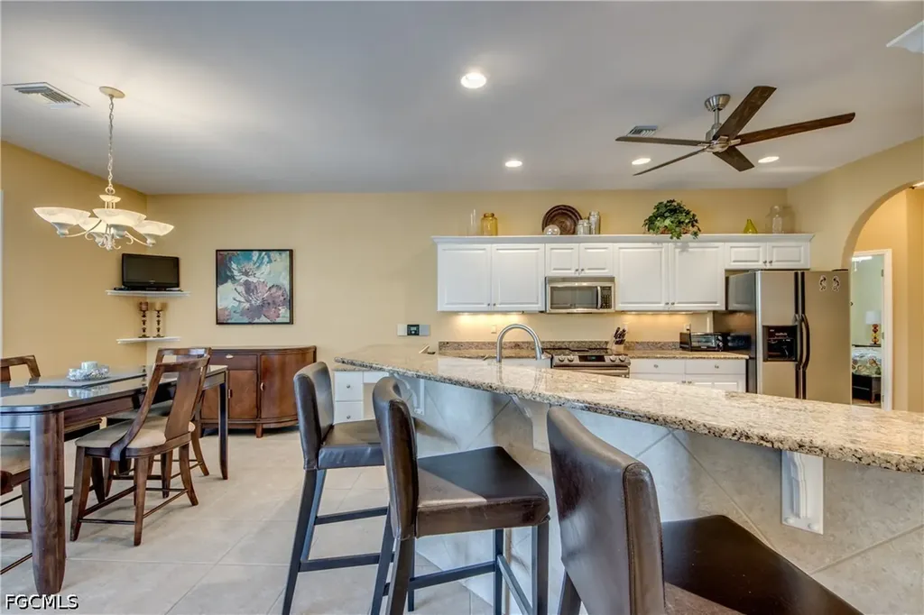 2120 SW 8th Place Cape Coral FL 33991