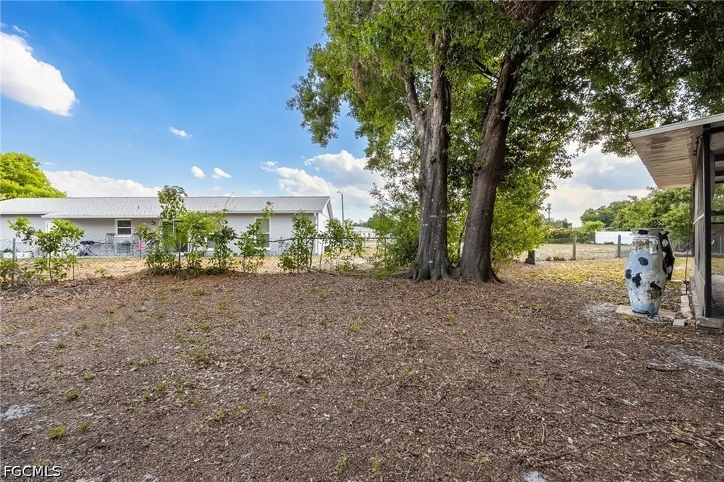 935 Hearty Street North Fort Myers FL 33903