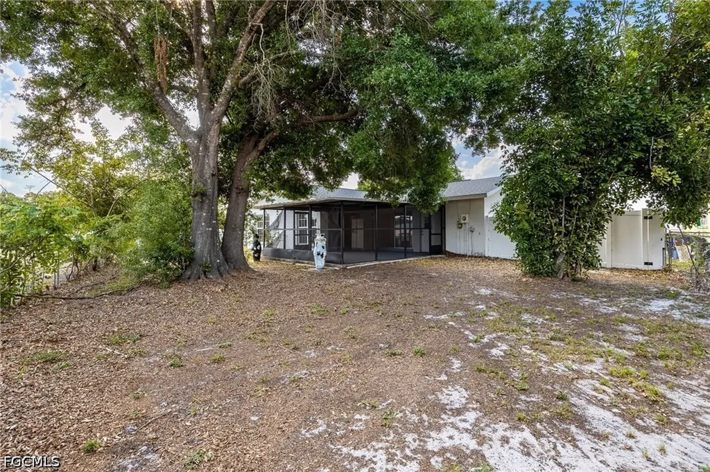 935 Hearty Street North Fort Myers FL 33903