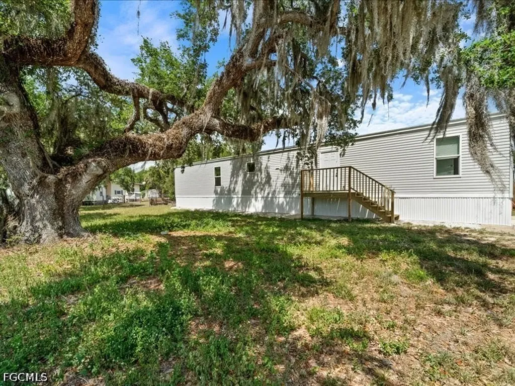 1038 Canopy Lane Moore Haven FL 33471