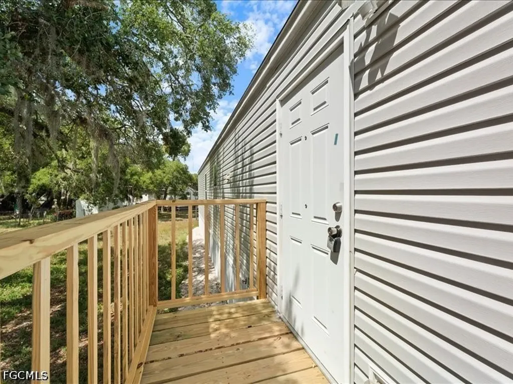 1038 Canopy Lane Moore Haven FL 33471