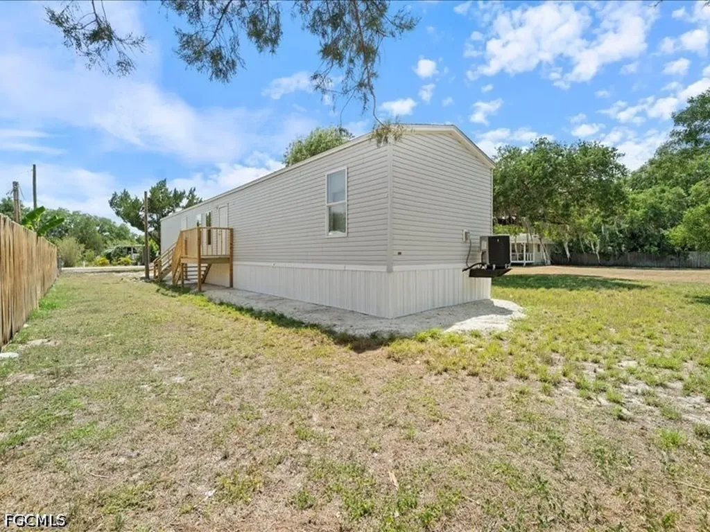 1038 Canopy Lane Moore Haven FL 33471