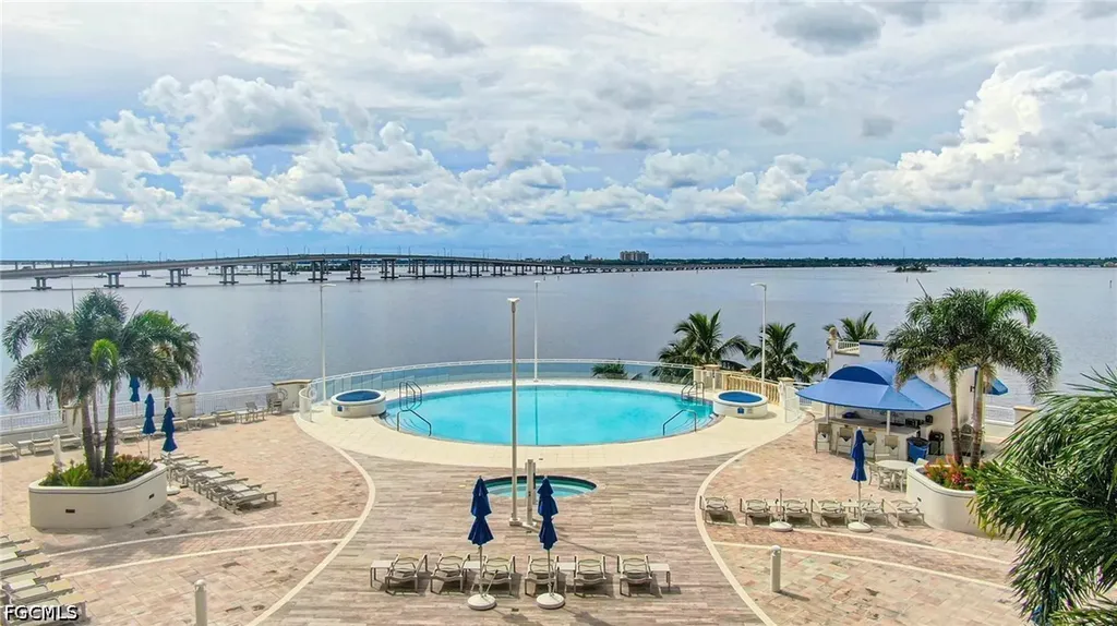 2743 1st Street Fort Myers FL 33916